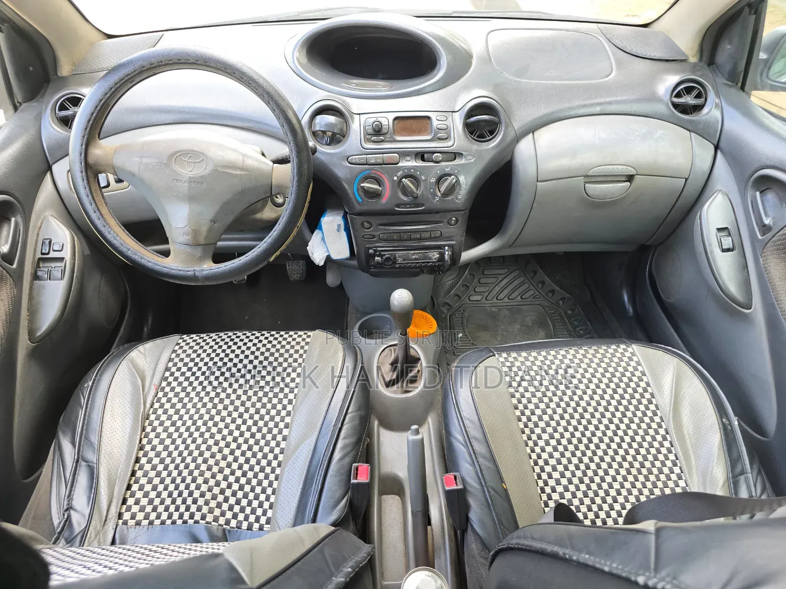 Toyota Yaris 1.4 2002 Gris
