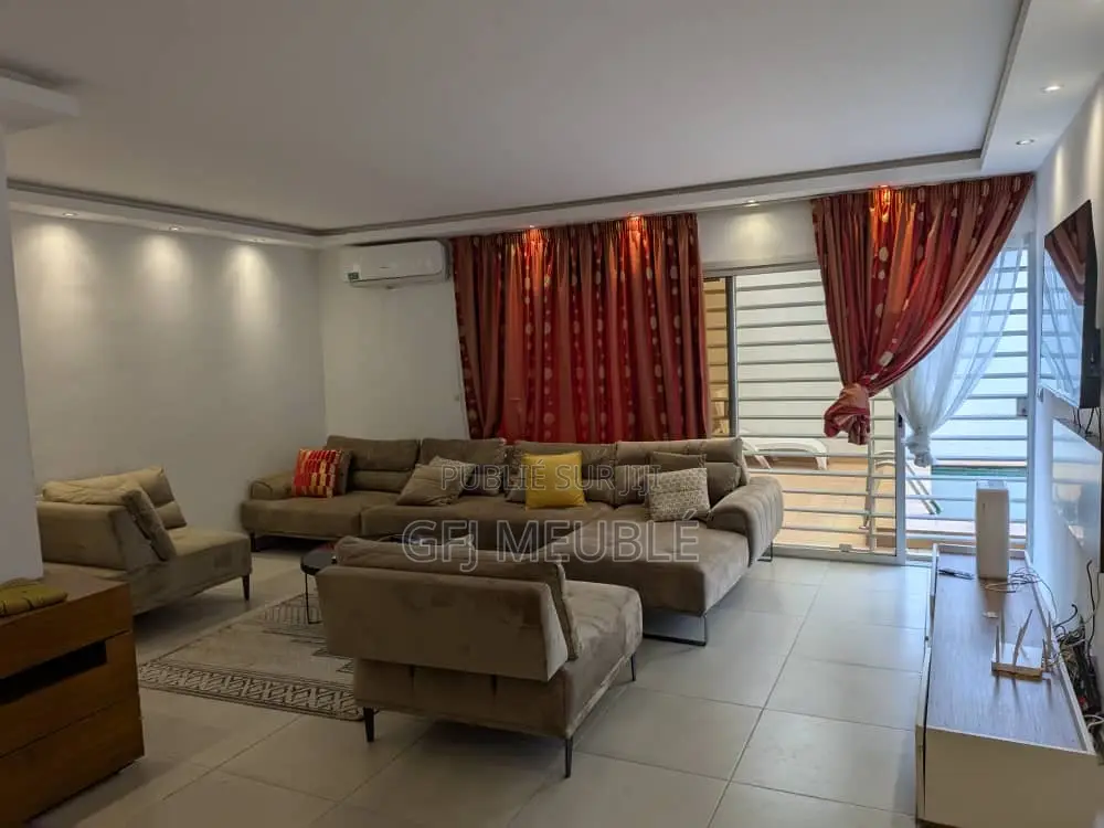 Furnished 4chbre Duplex dans G.F.J Meublé, Cocody à Louer