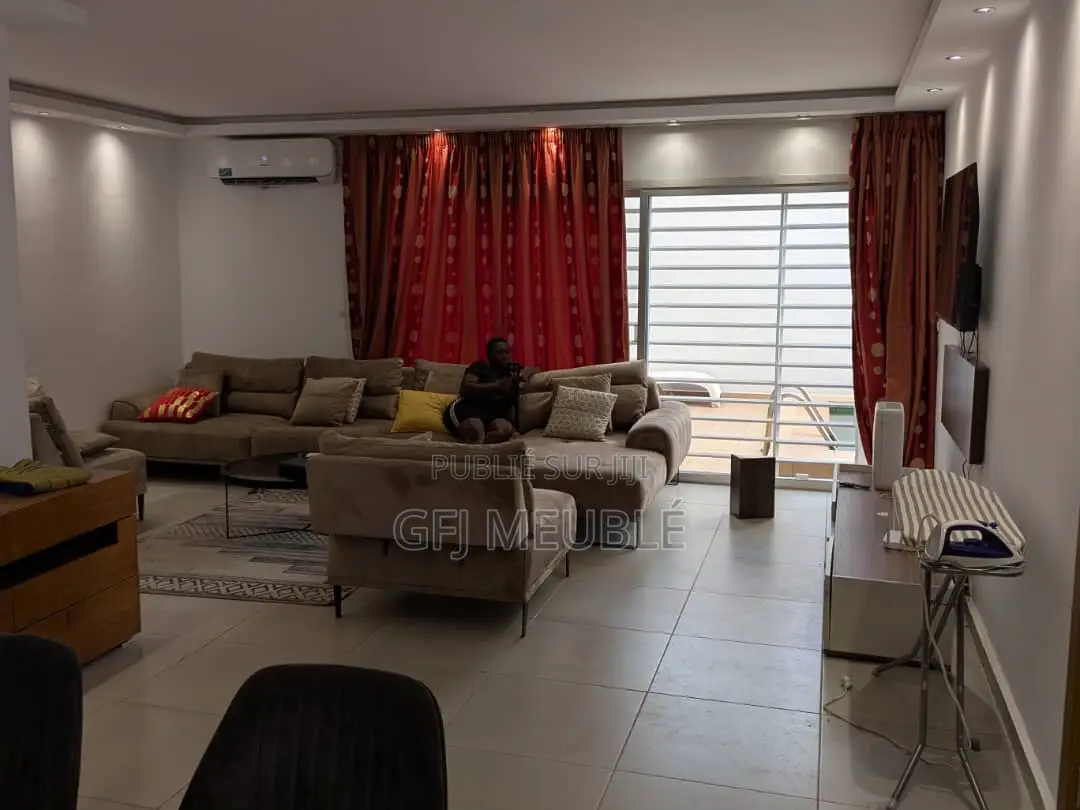 Furnished 4chbre Duplex dans G.F.J Meublé, Cocody à Louer