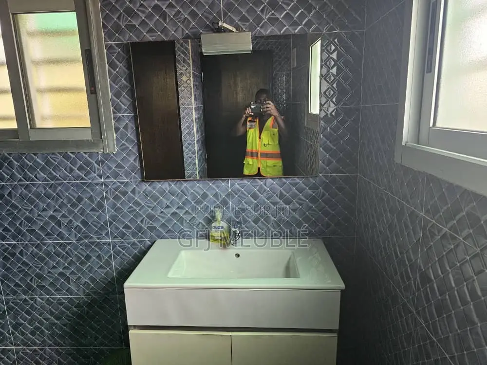 Furnished 4chbre Duplex dans G.F.J Meublé, Cocody à Louer