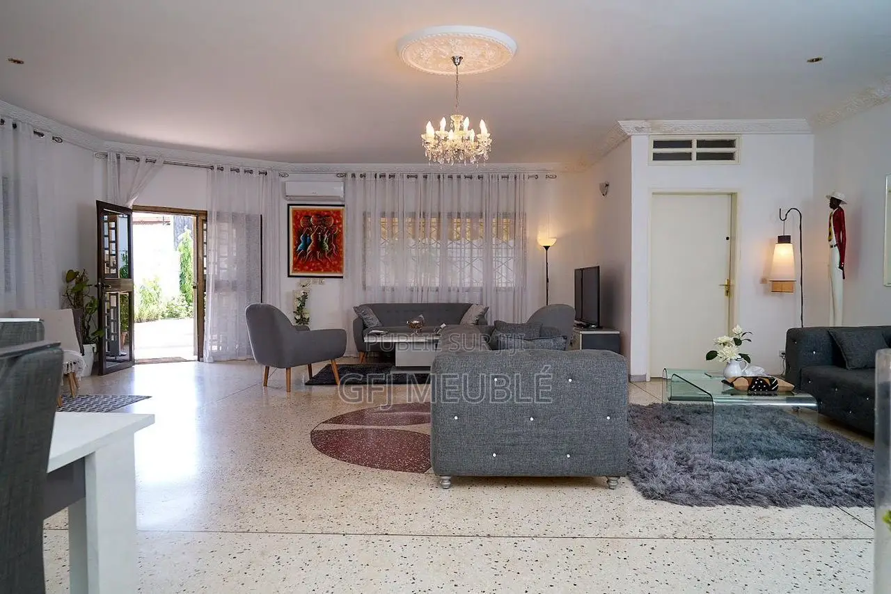 Furnished 5chbre Duplex dans Gfj Meublé, Cocody à Louer