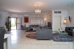 Furnished 5chbre Duplex dans Gfj Meublé, Cocody à Louer