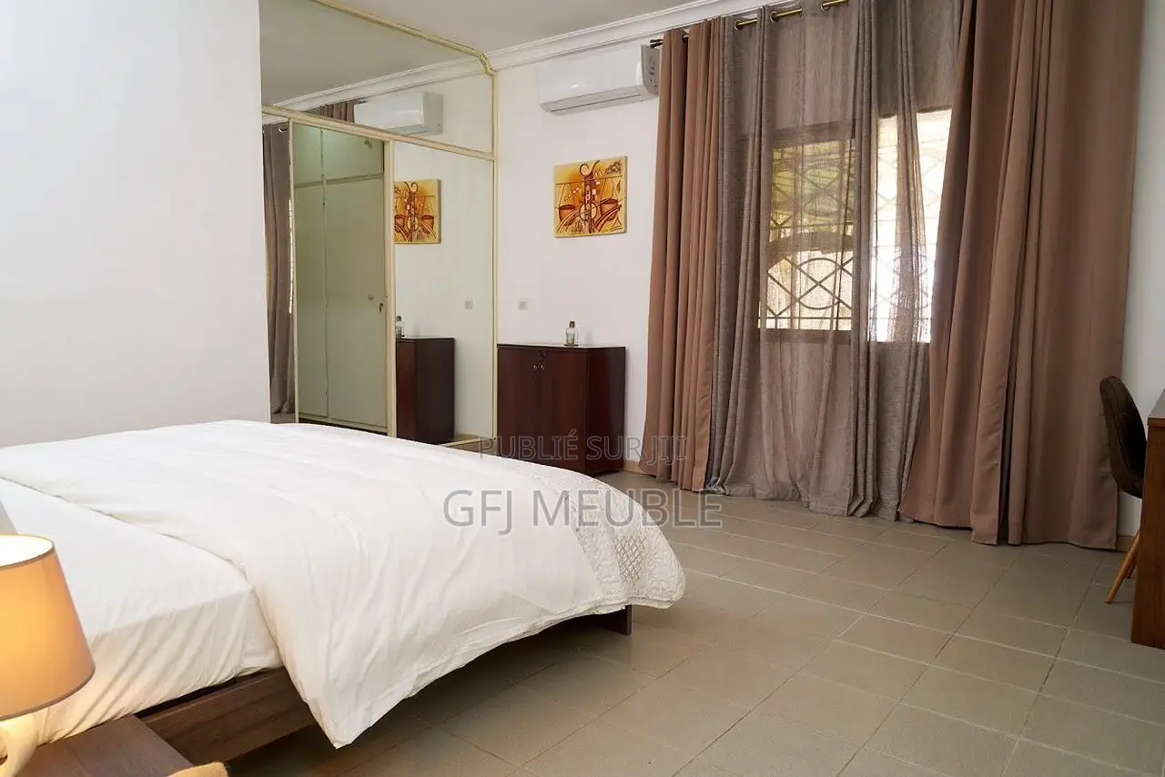 Furnished 5chbre Duplex dans Gfj Meublé, Cocody à Louer