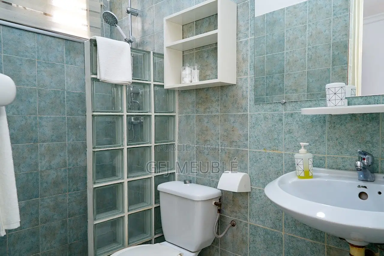 Furnished 5chbre Duplex dans Gfj Meublé, Cocody à Louer