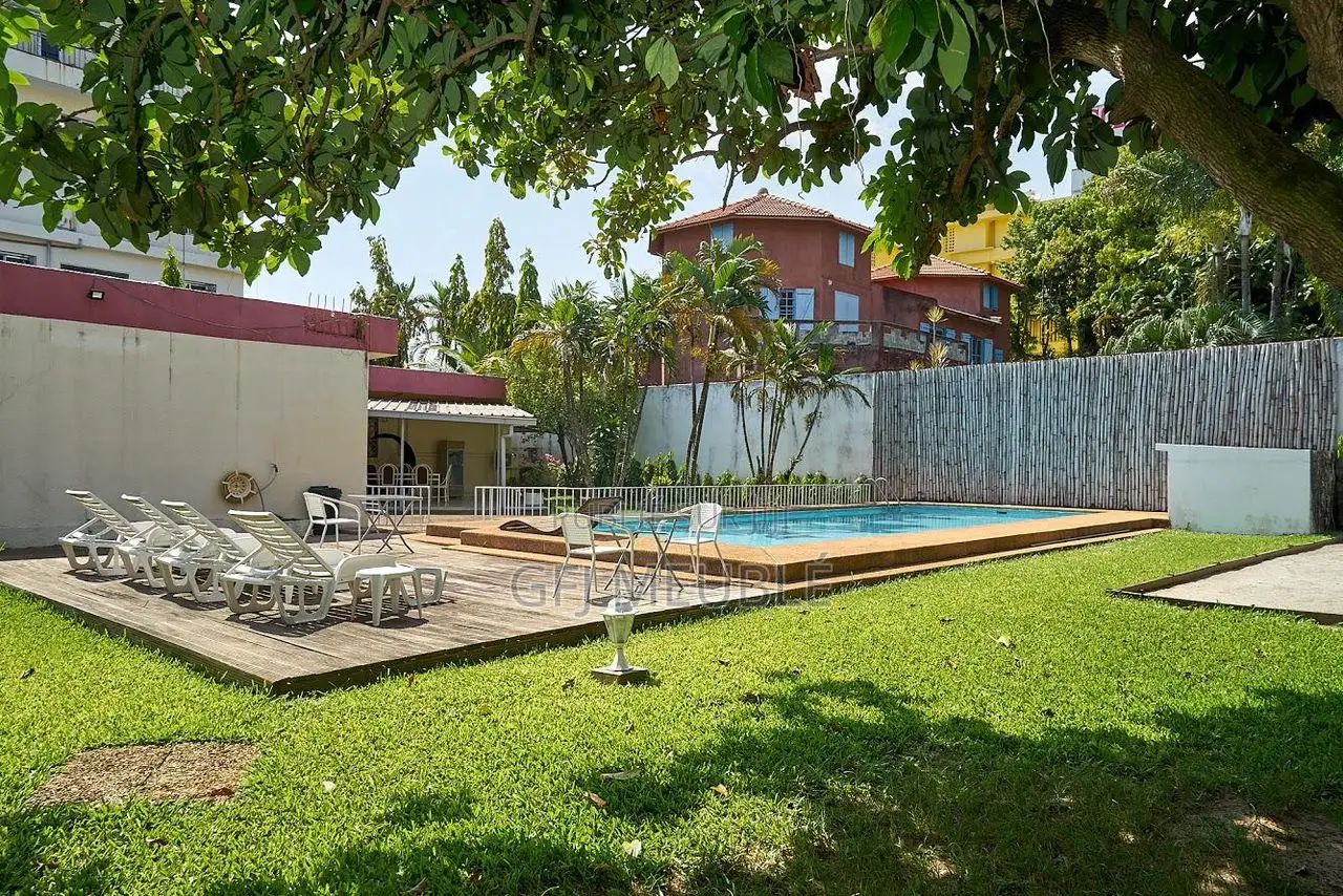 Furnished 5chbre Duplex dans Gfj Meublé, Cocody à Louer