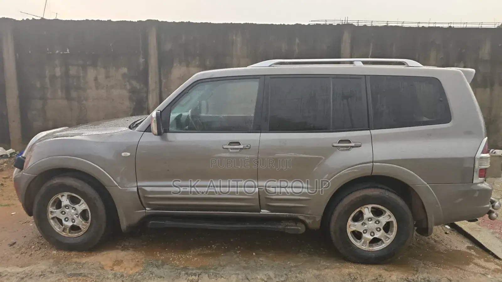 Mitsubishi Pajero 2000 Gris