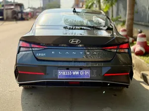 Nouveau Hyundai Elantra 2025 Gris