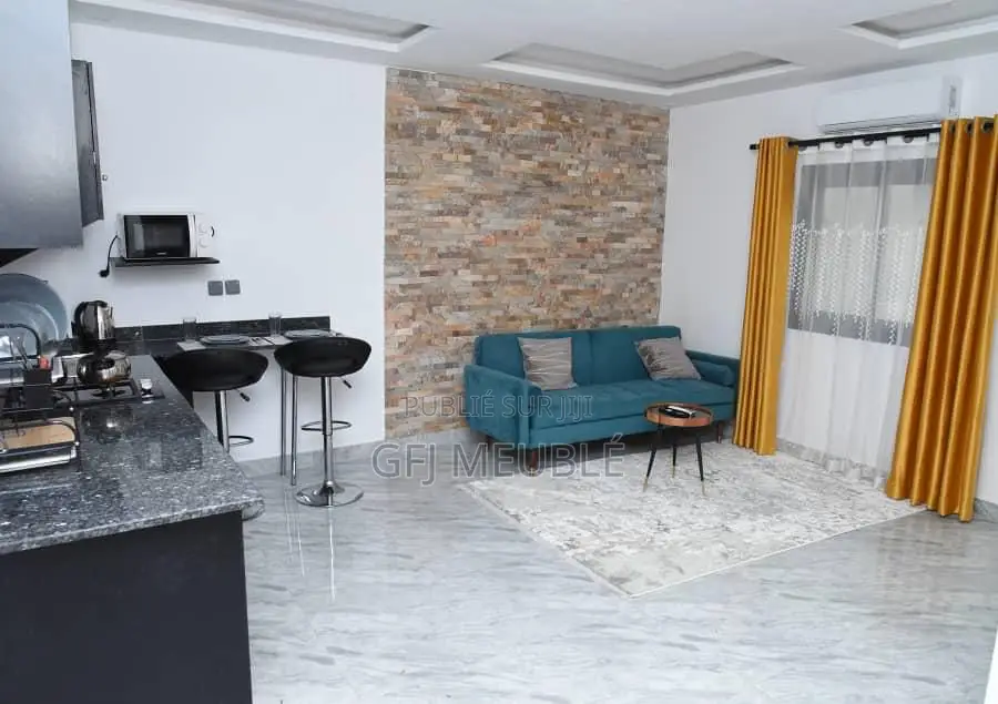 Furnished 1chbre Appartement dans Gfj Meublé, Cocody à Louer