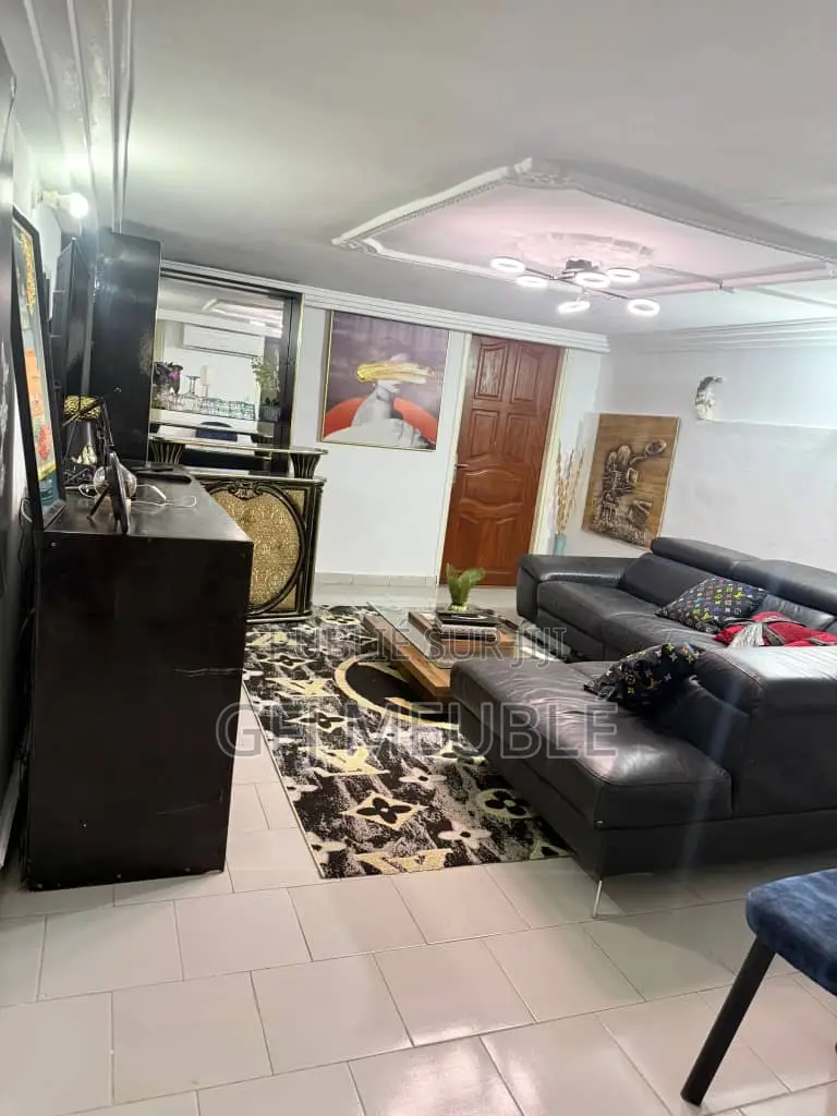 Furnished 1chbre Appartement dans Gfj Meublé, Cocody à Louer