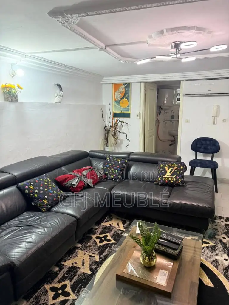 Furnished 1chbre Appartement dans Gfj Meublé, Cocody à Louer