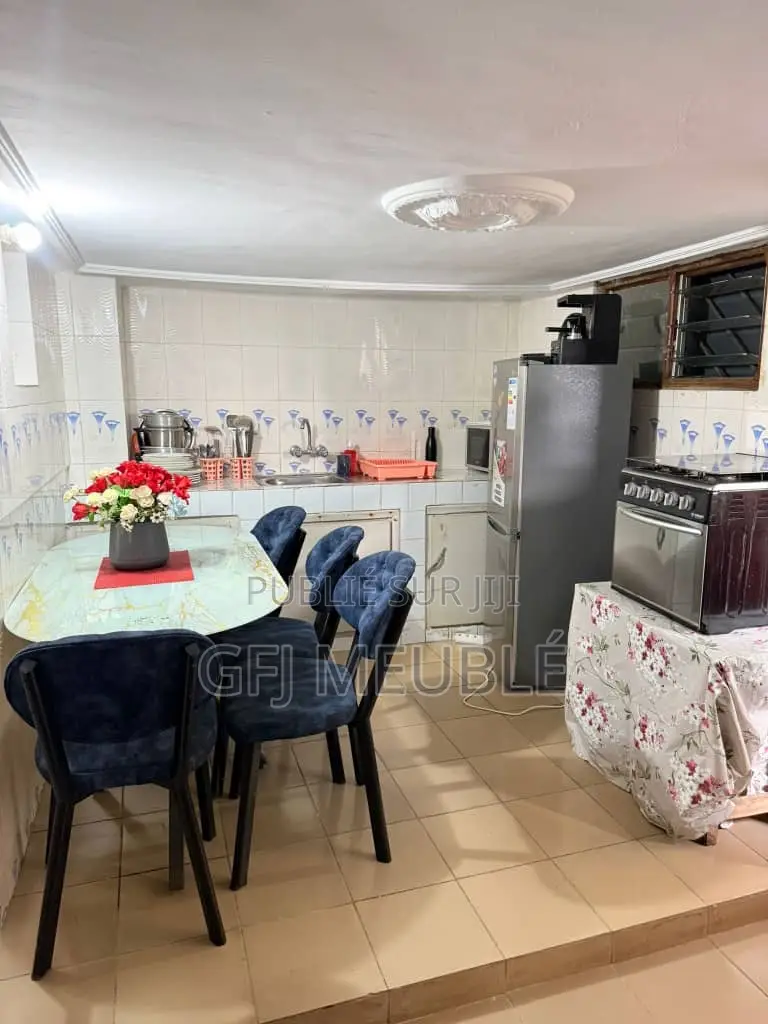 Furnished 1chbre Appartement dans Gfj Meublé, Cocody à Louer