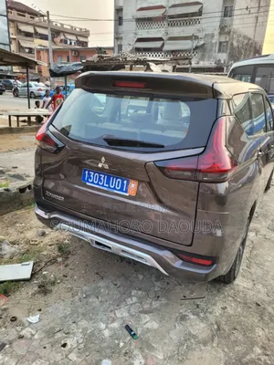 Mitsubishi Xpander Cross 2023 Marron