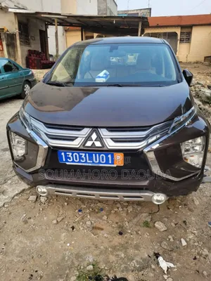 Mitsubishi Xpander Cross 2023 Marron