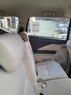 Mitsubishi Xpander Cross 2023 Marron