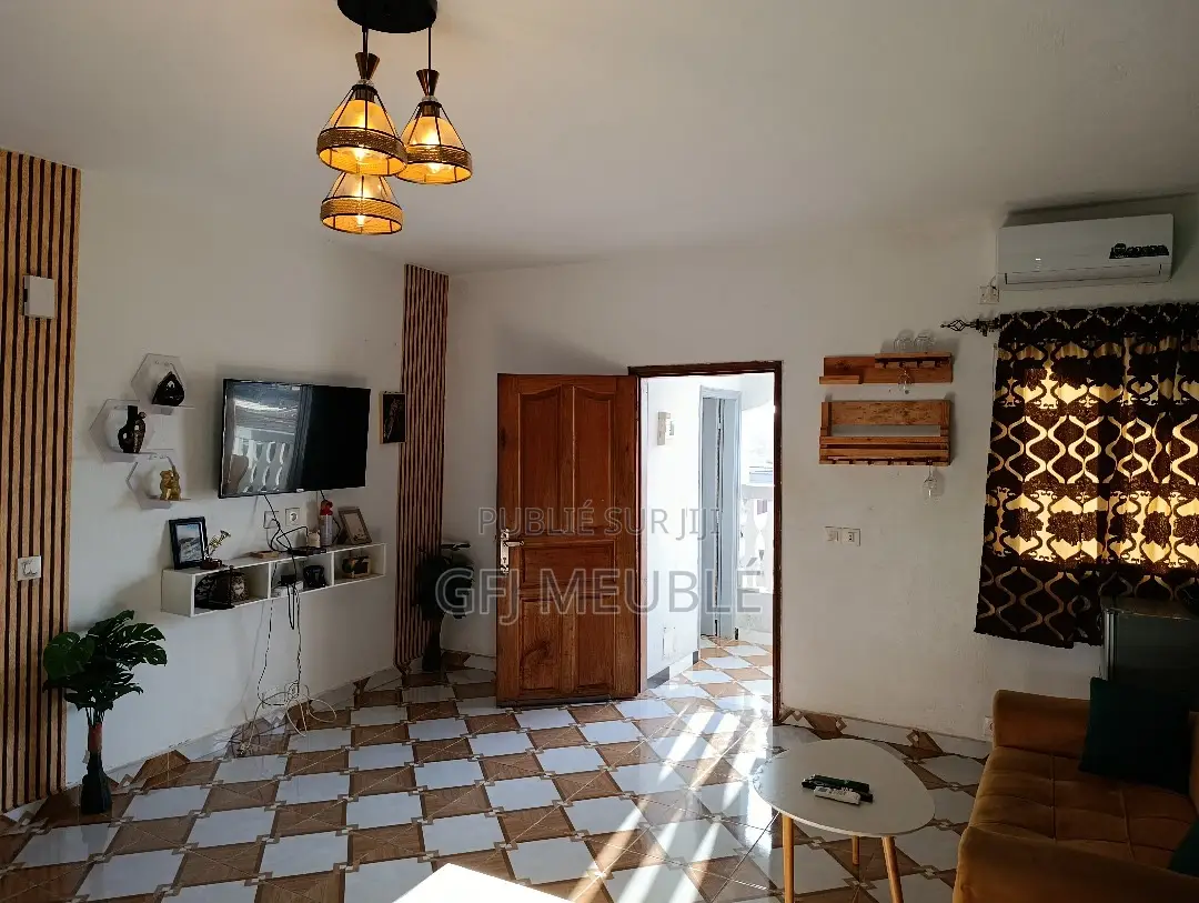 Furnished 1chbre Appartement dans Gfj Meublé, Yopougon à Louer