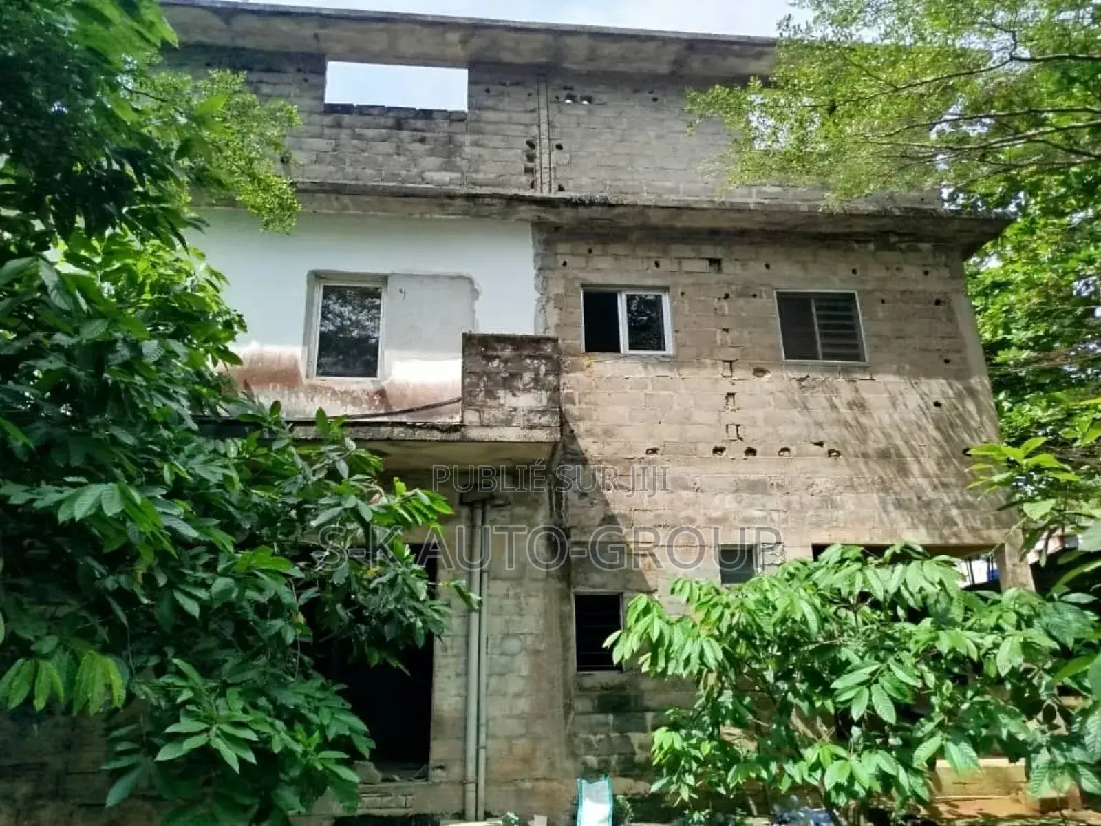 8chbre Duplex dans Villa Duplex, Cocody à Vendre