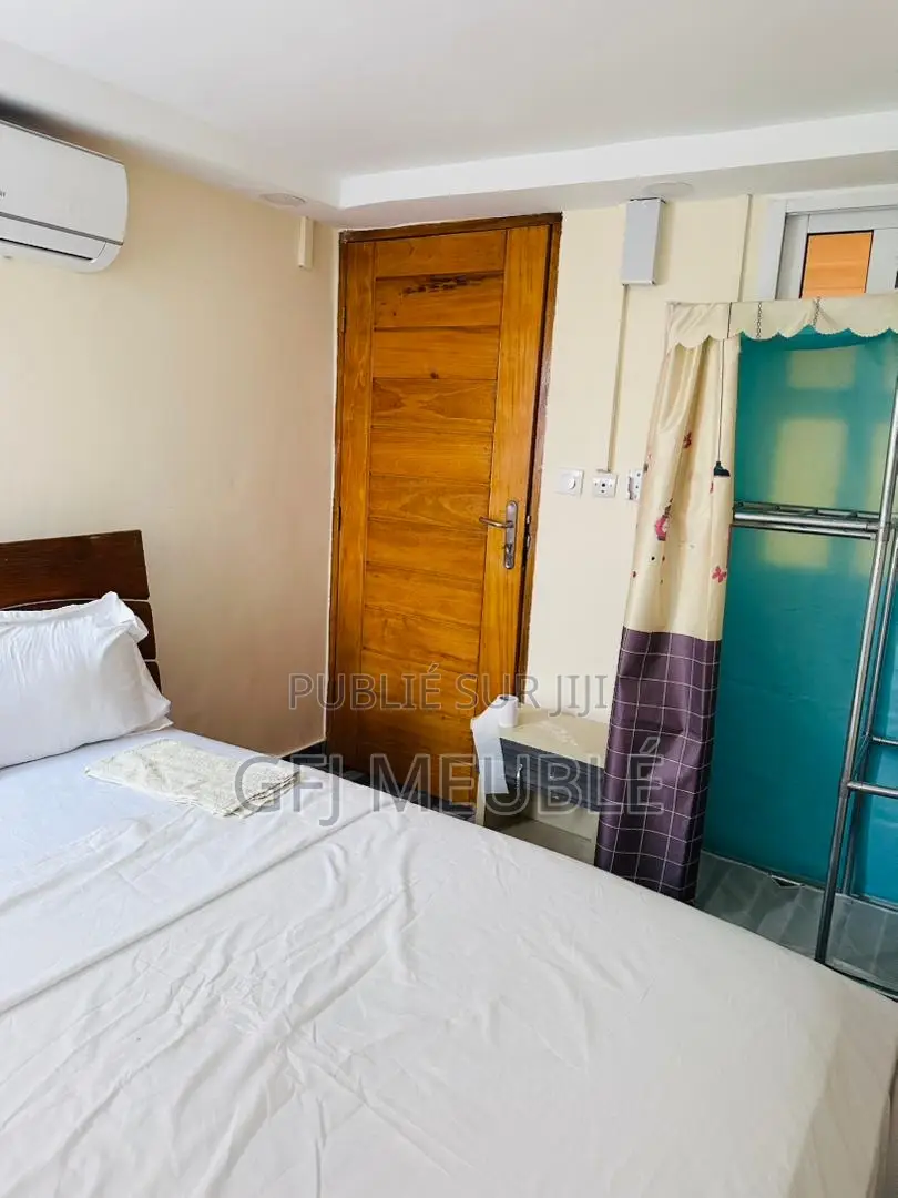 Furnished 2chbre Appartement dans Gfj Meublé, Cocody à Louer