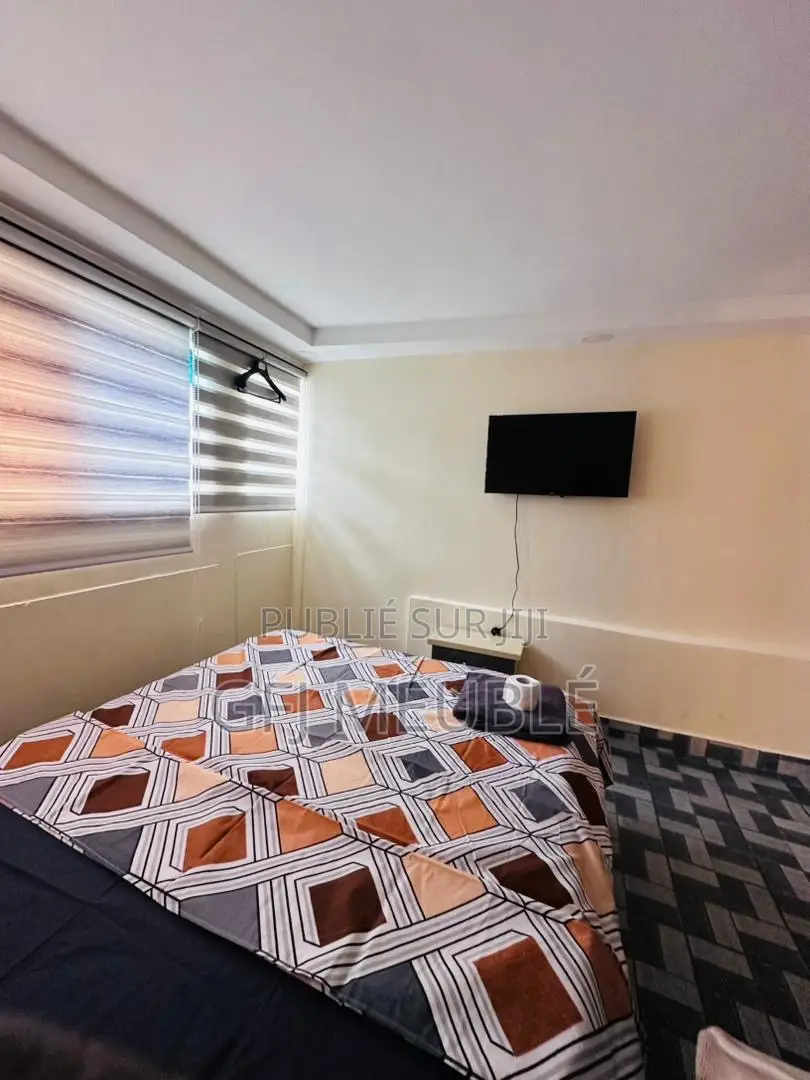 Furnished 2chbre Appartement dans Gfj Meublé, Cocody à Louer