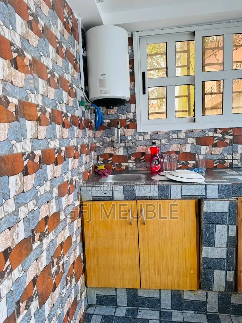 Furnished 2chbre Appartement dans Gfj Meublé, Cocody à Louer