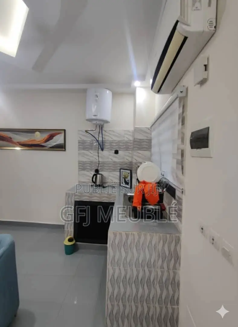 Furnished 1chbre Appartement dans Gfj Meublé, Cocody à Louer