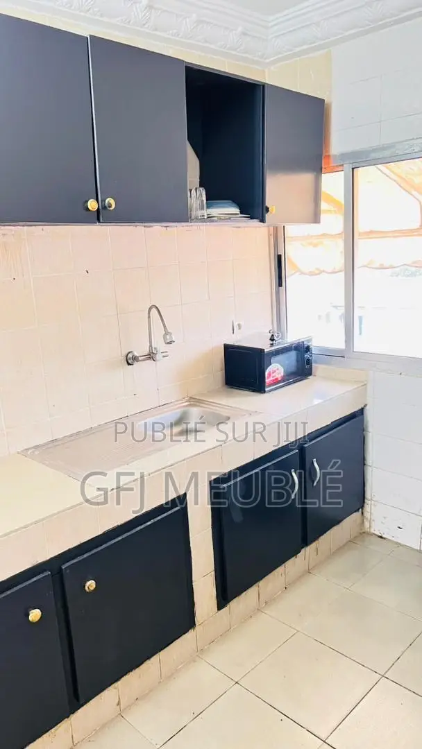 Furnished 1chbre Appartement dans Gfj Meublé, Cocody à Louer