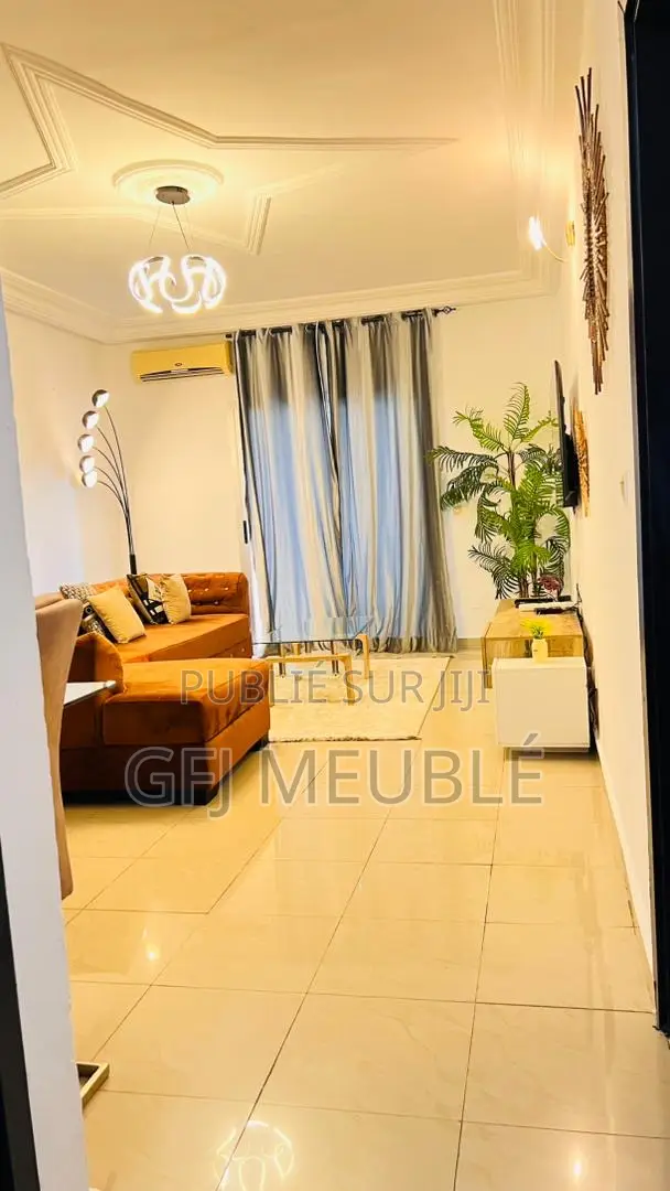 Furnished 1chbre Appartement dans Gfj Meublé, Cocody à Louer