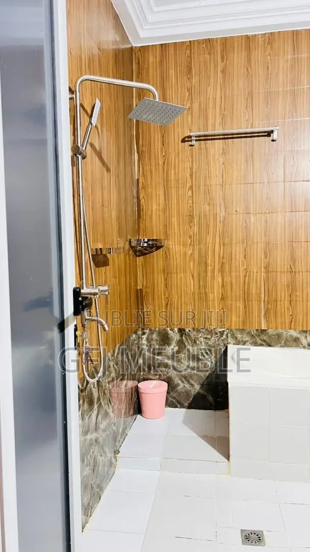 Furnished 1chbre Appartement dans Gfj Meublé, Cocody à Louer