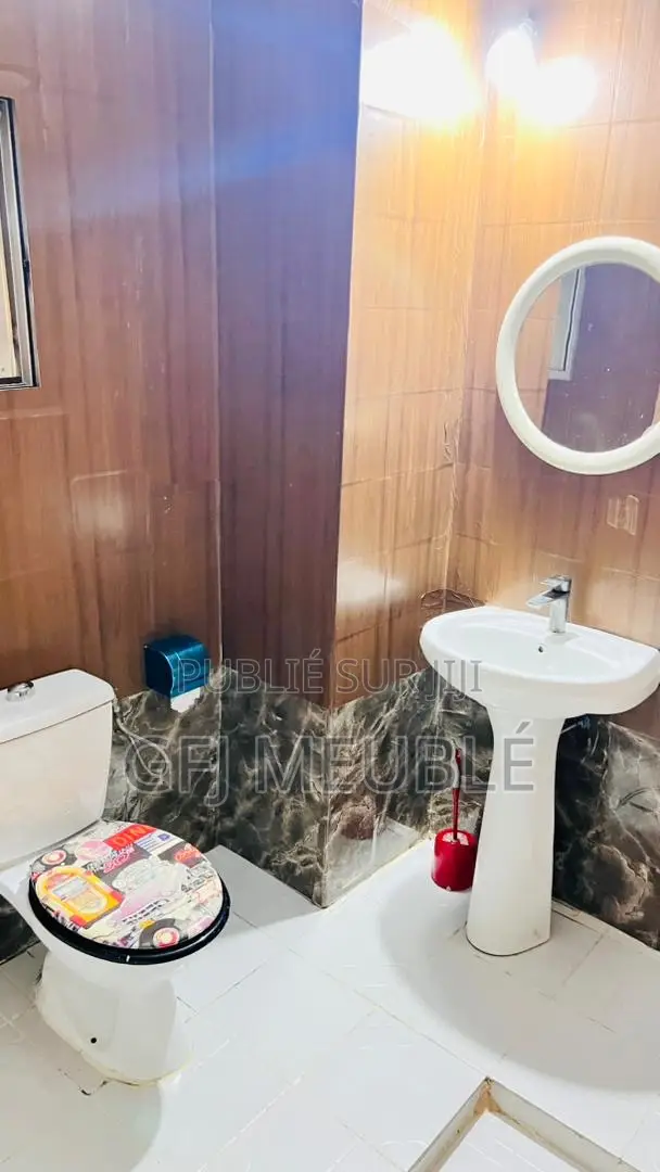 Furnished 1chbre Appartement dans Gfj Meublé, Cocody à Louer