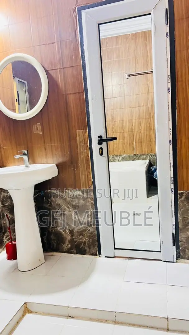 Furnished 1chbre Appartement dans Gfj Meublé, Cocody à Louer