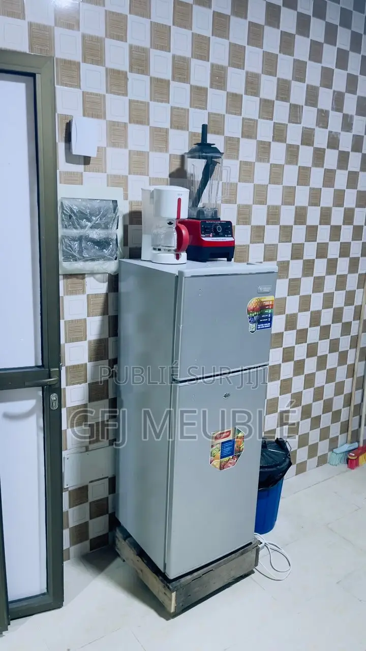 Furnished 2chbre Appartement dans Gfj Meublé, Cocody à Louer