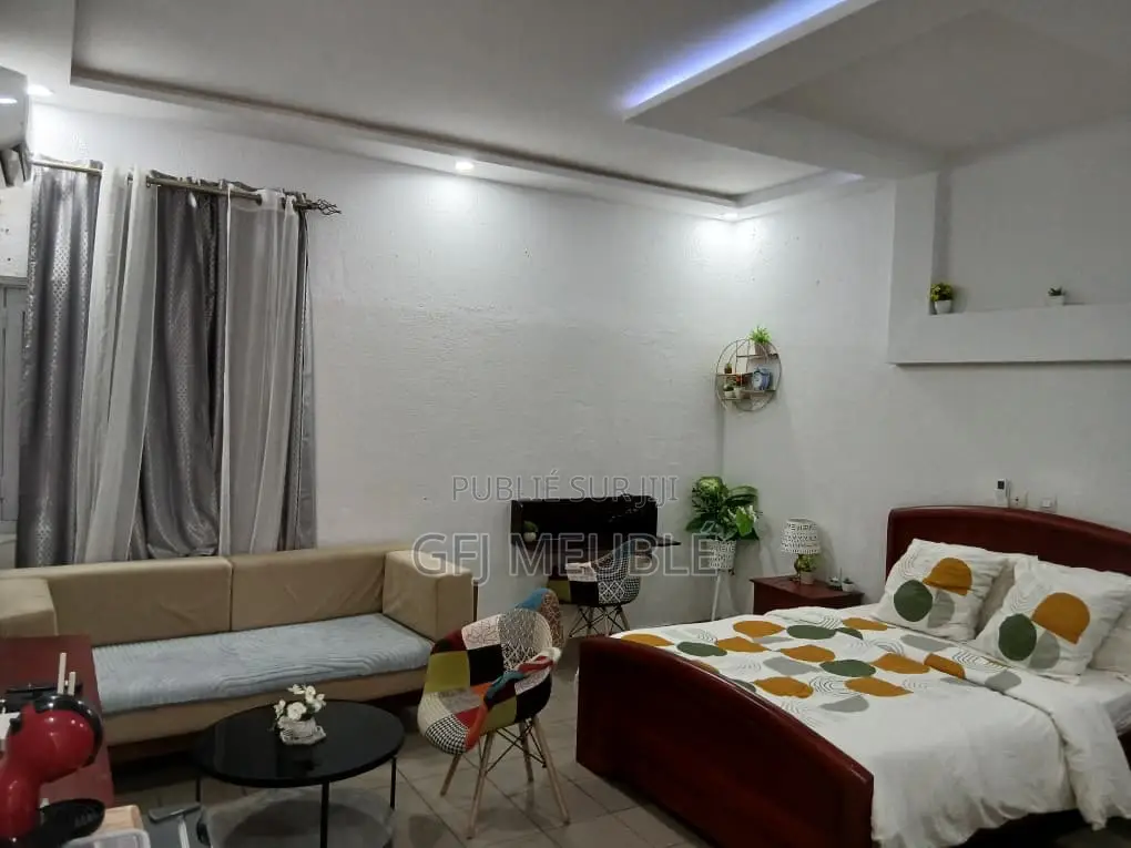 Furnished 1chbre Appartement dans Gfj Meublé, Cocody à Louer