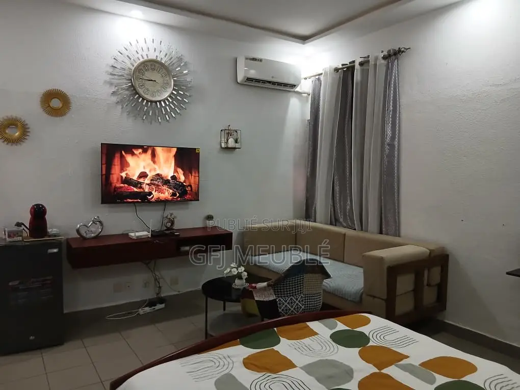 Furnished 1chbre Appartement dans Gfj Meublé, Cocody à Louer
