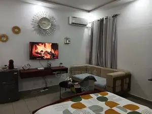 Furnished 1chbre Appartement dans Gfj Meublé, Cocody à Louer