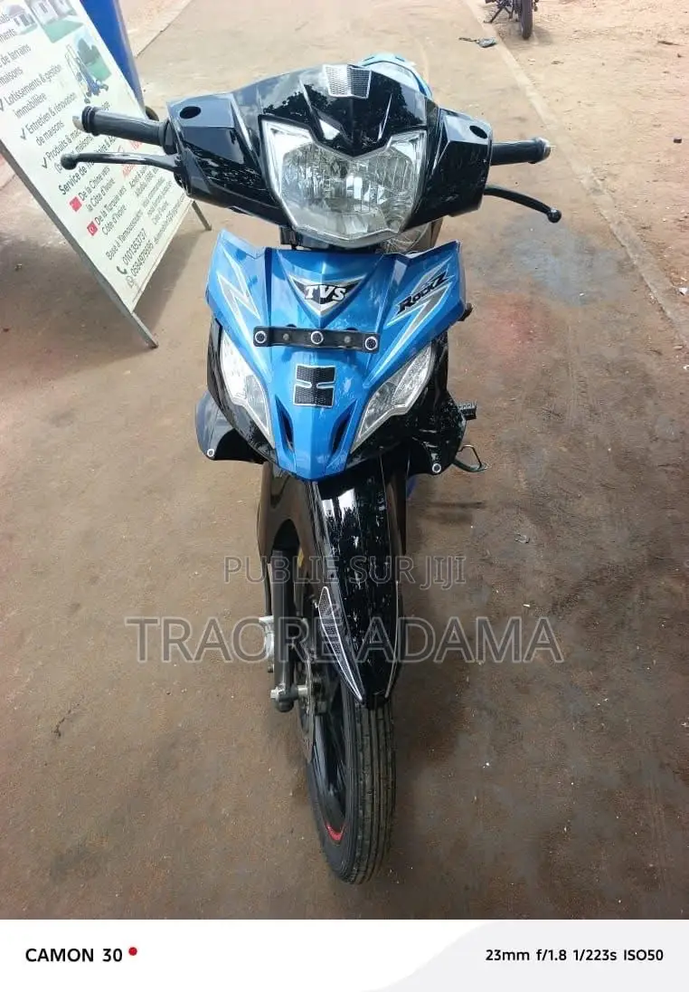 Nouveau TVS Rockz 125 2020 Bleu