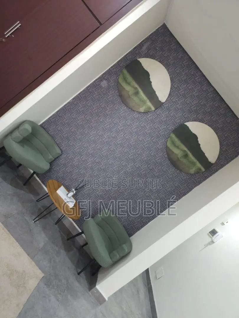 Furnished 1chbre Appartement dans Gfj Meublé, Deux Plateaux à Louer