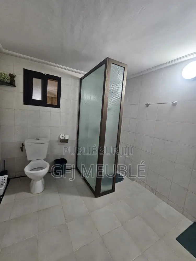 Furnished 1chbre Appartement dans Gfj Meublé, Cocody à Louer