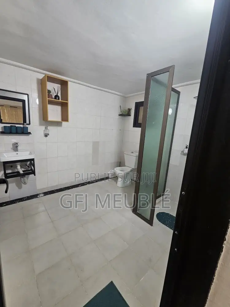 Furnished 1chbre Appartement dans Gfj Meublé, Cocody à Louer