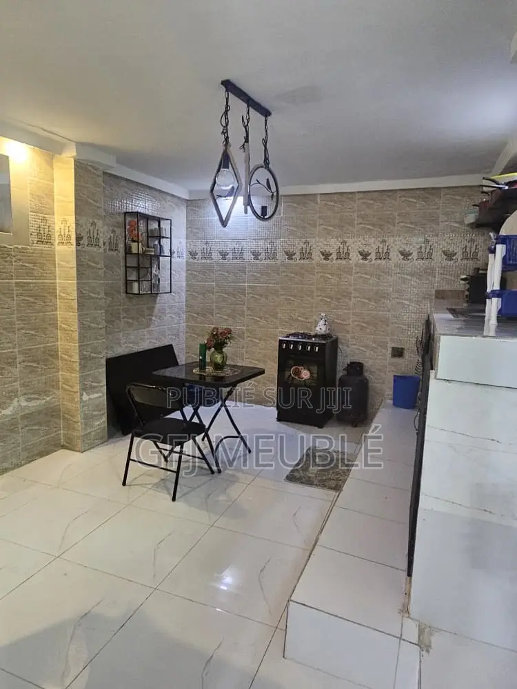 Furnished 1chbre Appartement dans Gfj Meublé, Cocody à Louer