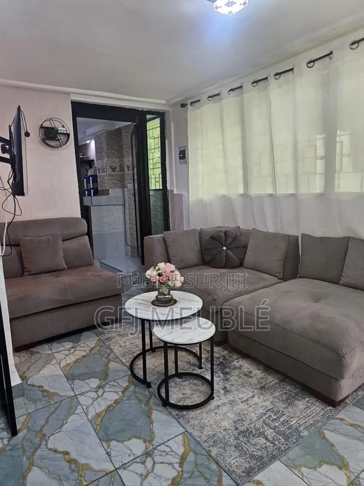 Furnished 1chbre Appartement dans Gfj Meublé, Cocody à Louer