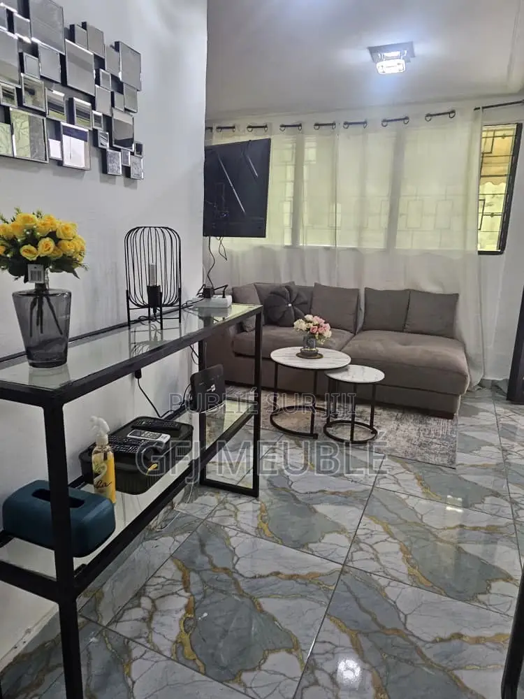 Furnished 1chbre Appartement dans Gfj Meublé, Cocody à Louer
