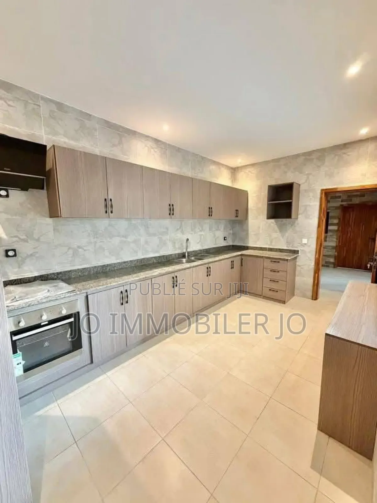 3chbre Duplex dans Miss Kouassi, Cocody à Vendre