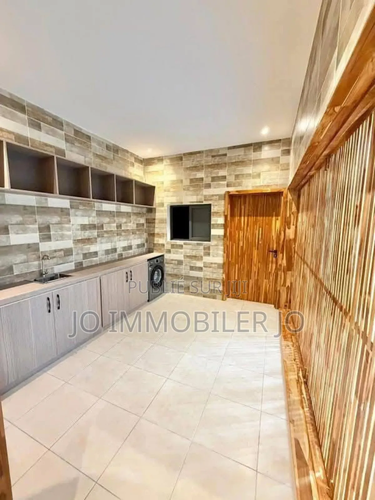 3chbre Duplex dans Miss Kouassi, Cocody à Vendre