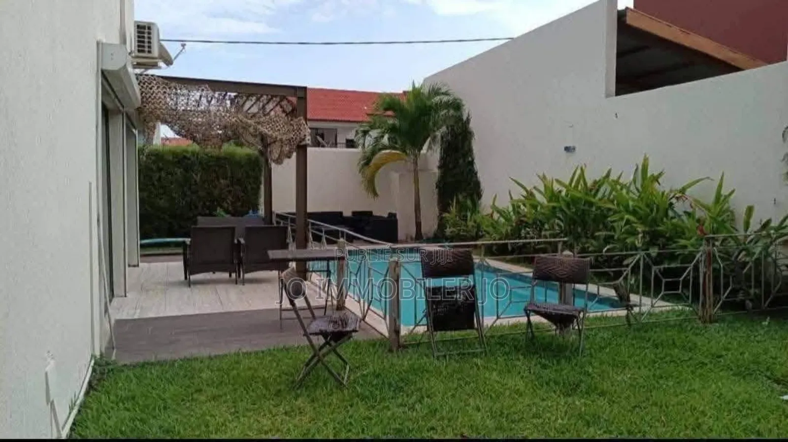 Furnished 4chbre Duplex dans Miss Kouassi, Cocody à Vendre