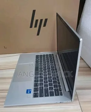 Nouveau HP EliteBook 840 G9 32GB Intel Core i7 SSD 1T