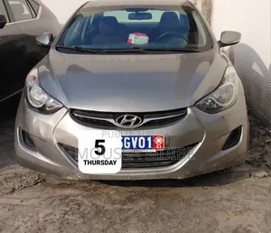 Hyundai Avante 2012 Gris