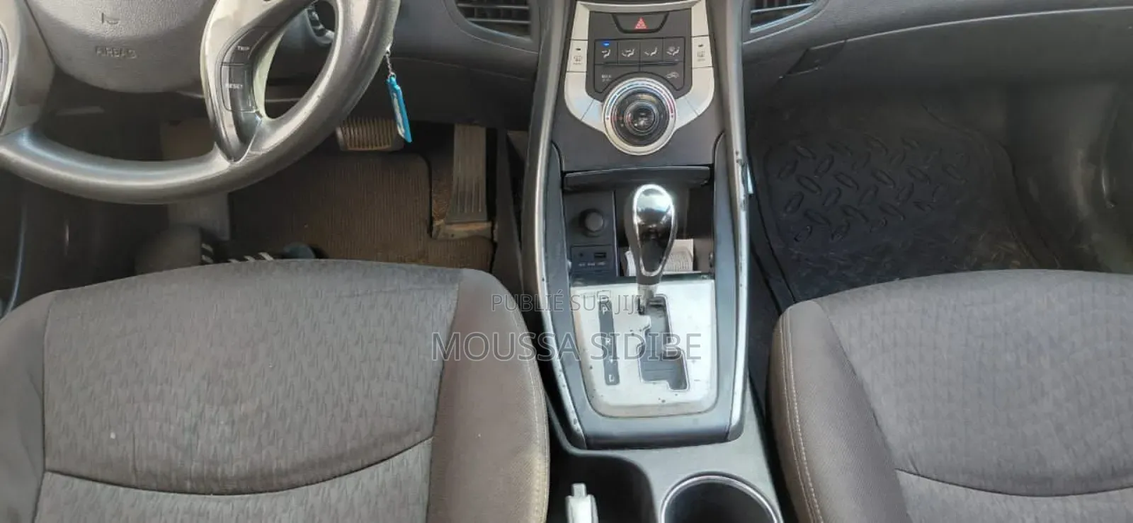 Hyundai Avante 2012 Gris