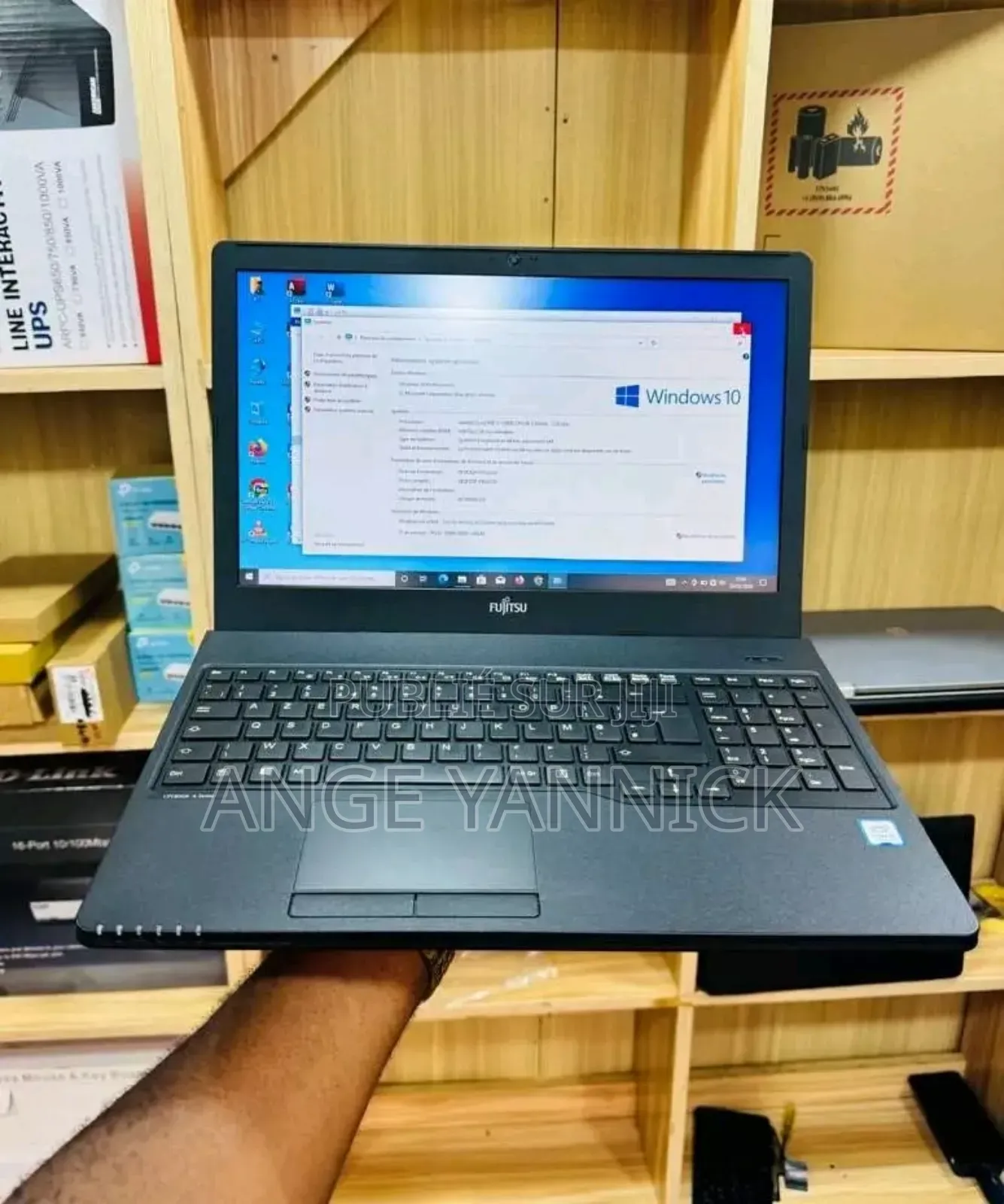 Nouveau Fujitsu Lifebook AH550 8GB Intel Core i5 SSD 256GB