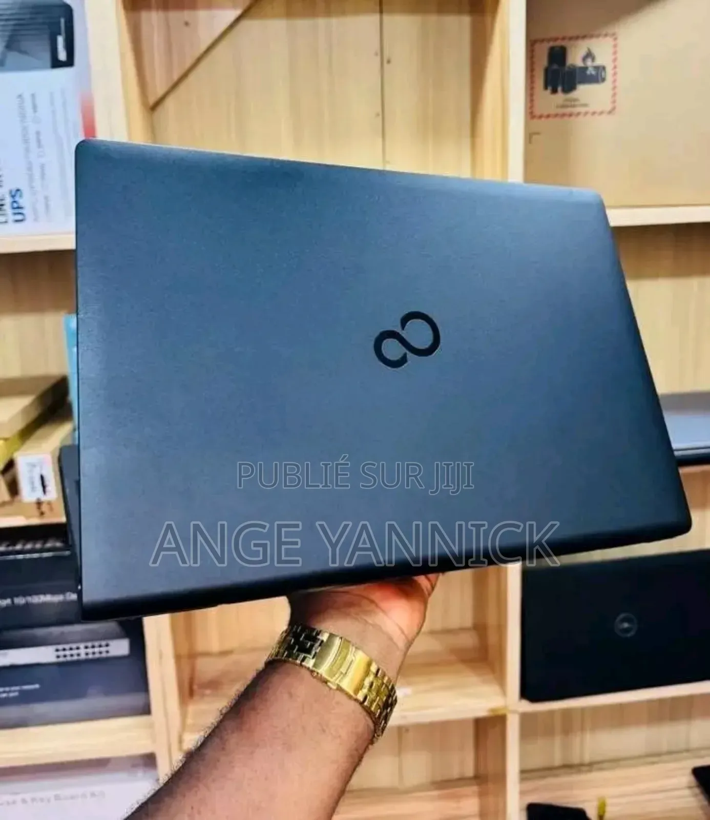 Nouveau Fujitsu Lifebook AH550 8GB Intel Core i5 SSD 256GB