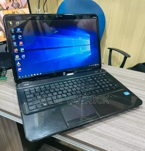 Nouveau Ordinateur portable HP Pavilion 17 8GB Intel Core i3 HDD 500GB