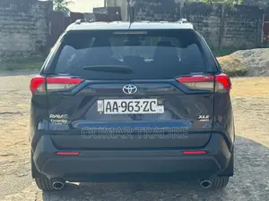 Toyota RAV4 2021 Bleu